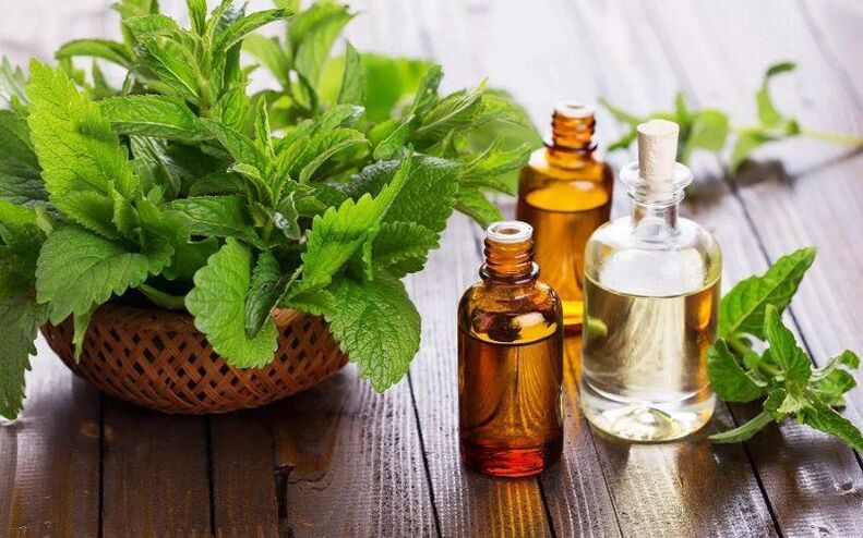 Patchouli essential oil is suitable for all skin types and promotes regeneration. 